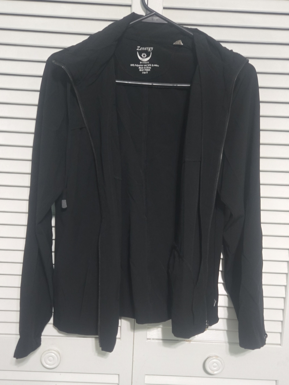 Chico's Zenergy Jacket Womens Size 0 Black Softshell Full Zip Hooded Windbreaker